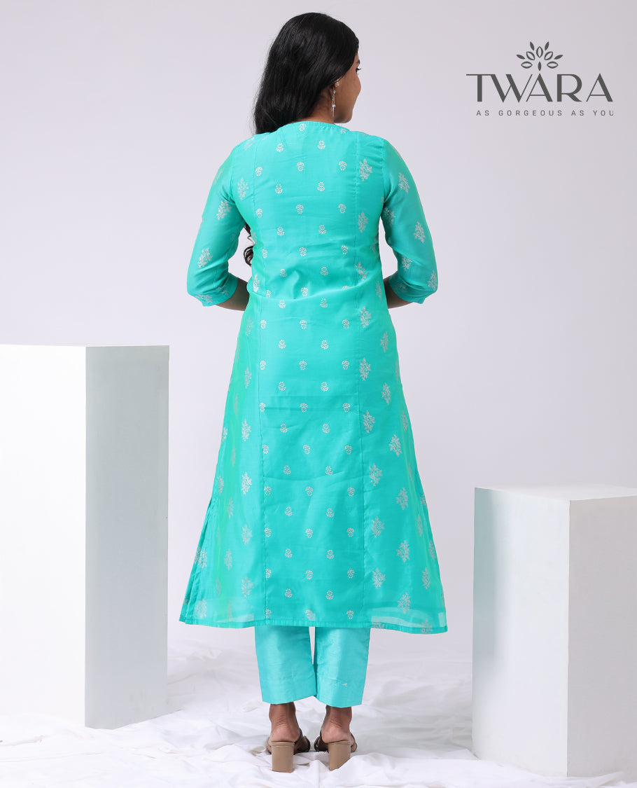 Twara light blue floral embroidered round neck, 3/4 sleeve , knee lenght straight cut kurti with straignt pants & plain dupatta