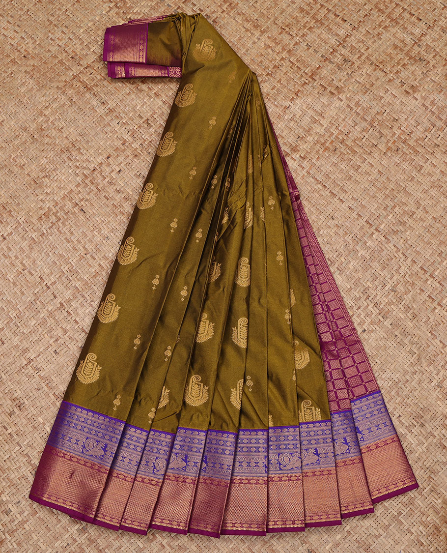 Green Budget Silk Saree, Adorned with Zari Buttas All Over Its Body, Complemented by a Contrast Traditional Zari Design Peacock-Rudraksham Border, Grand Checked Pallu, and Paired with a Contrast Blouse