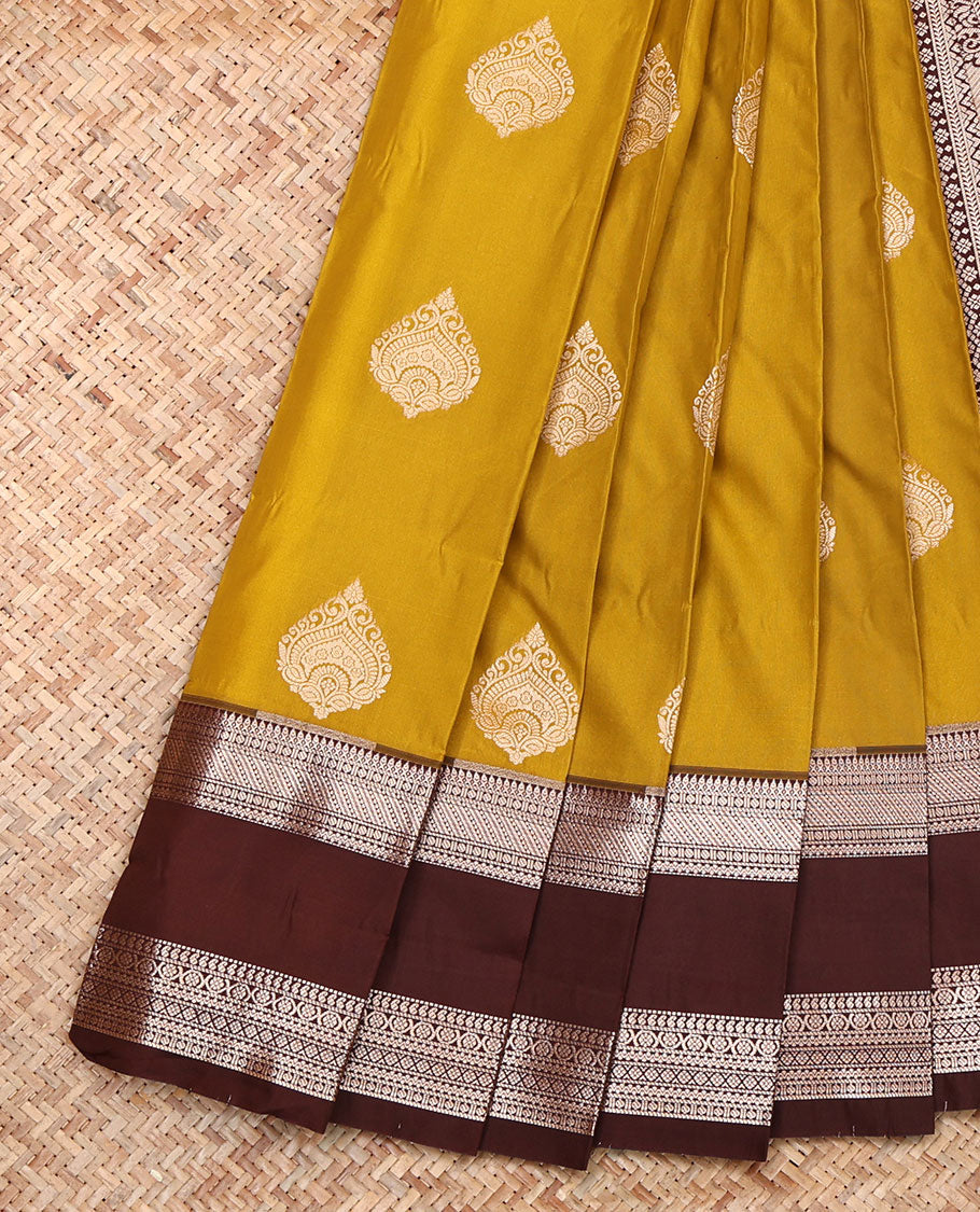 Mustard Budget Silk Saree, Detailed with Zari Buttas, Complemented by a Contrast Traditional Zari Rettai Pettu Border, Grand Pallu, and a Contrast Blouse