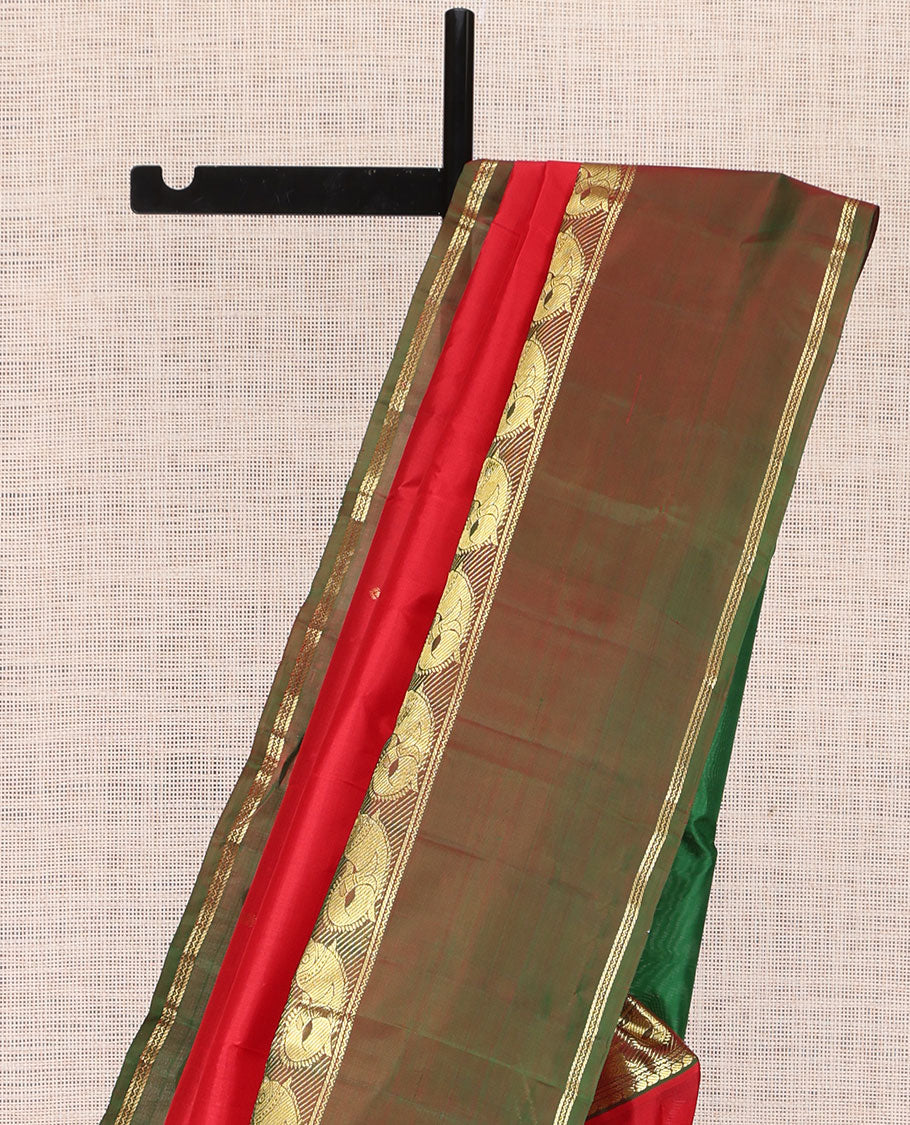 Red Kanchipuram Silk Saree, Woven with Buttas, Complemented by a Contrast Rettai Pettu Meen Motif Border, Pallu of Zari Design, and Contrast Blouse