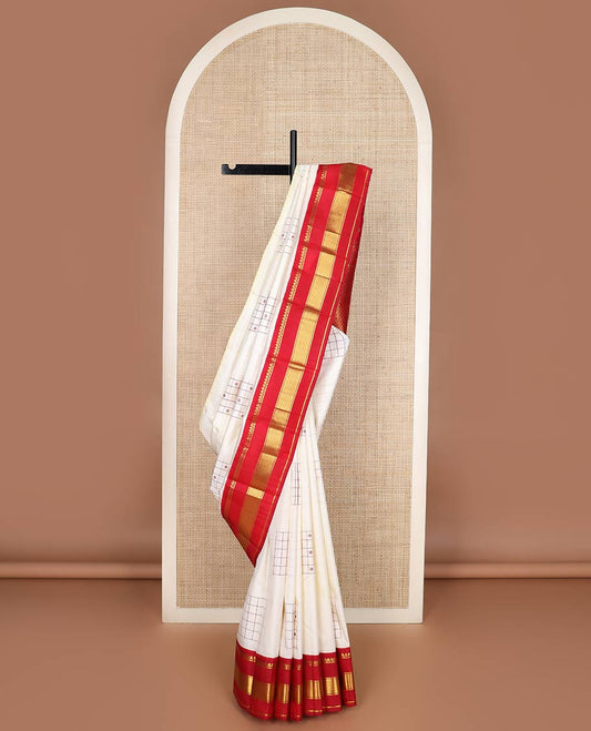 White geometric buttas silk saree, contrast one-sided korvai rettai pettu border of salangai, banaras & vanki designs & jaal pallu