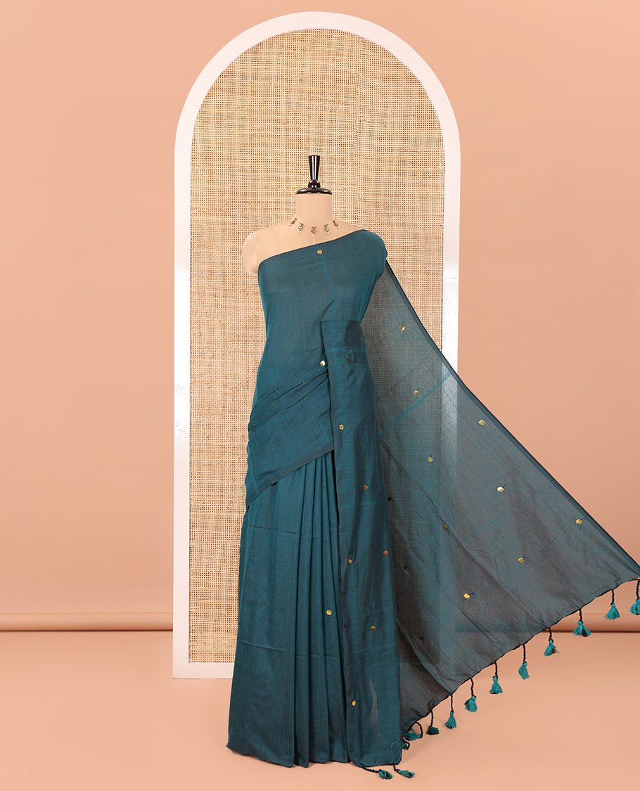 Borderless Peacock Green Mul Cotton Saree, Subtly Sparkled With Big Sequins Work On Its Body, a Self-Pallu and Paired with a Matching Blouse