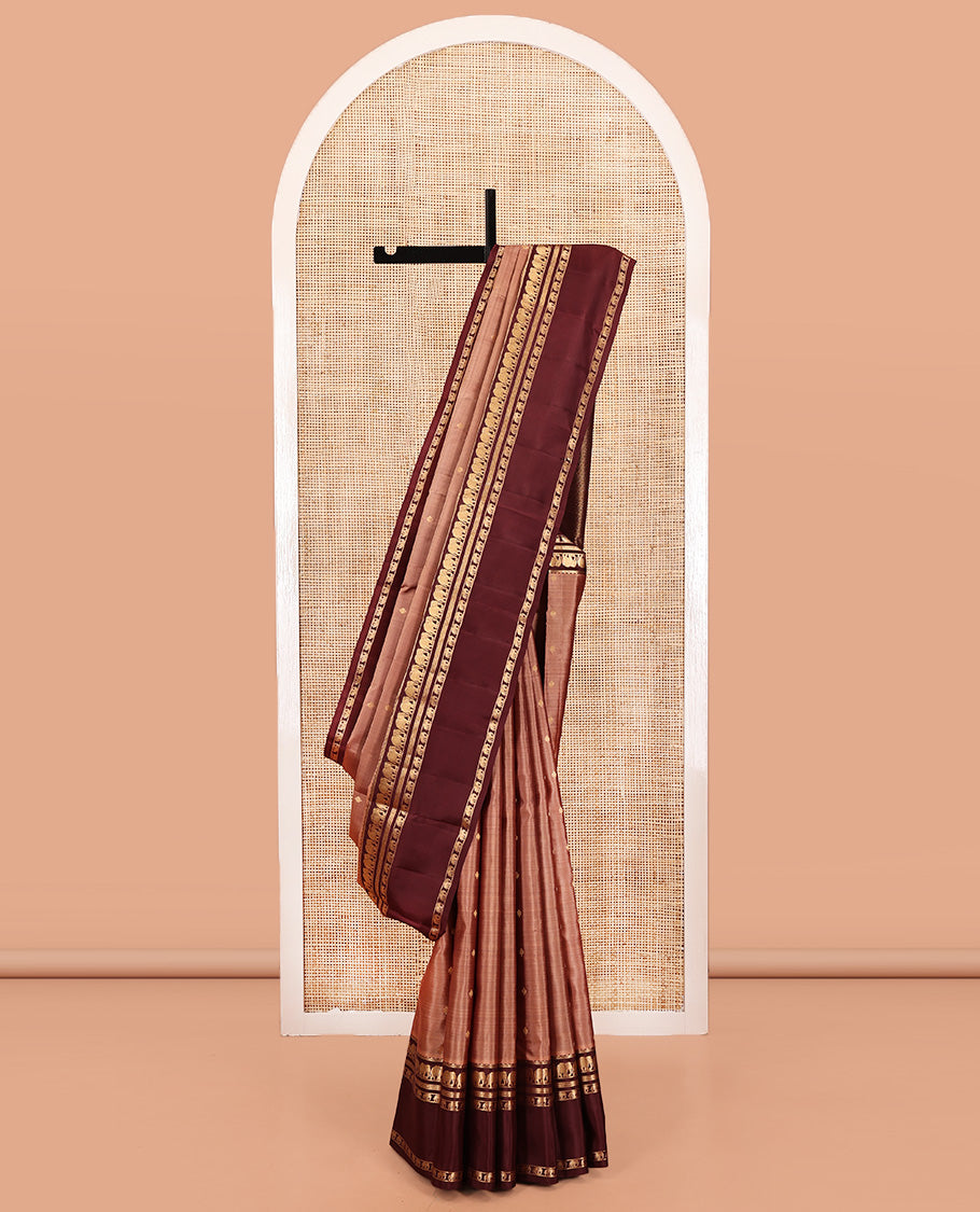 Peach Vasundhara Silk Saree, Adorned with Zari Buttas All Over Its Body, Complemented by a Contrast Rettai Pettu Border of Yaanai Designs, Grand Jaal Pallu, and Paired with a Contrast Blouse