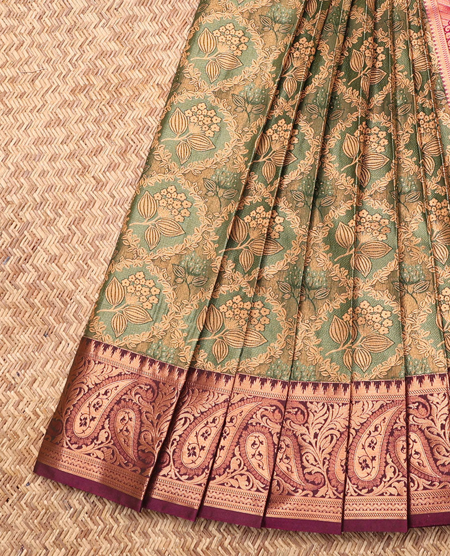 Green Budget Silk Saree, Boldly Accentuated with Floral Jacquard, Complemented by Contrast Traditional Zari Border, Intricate Pallu, and a Contrast Blouse