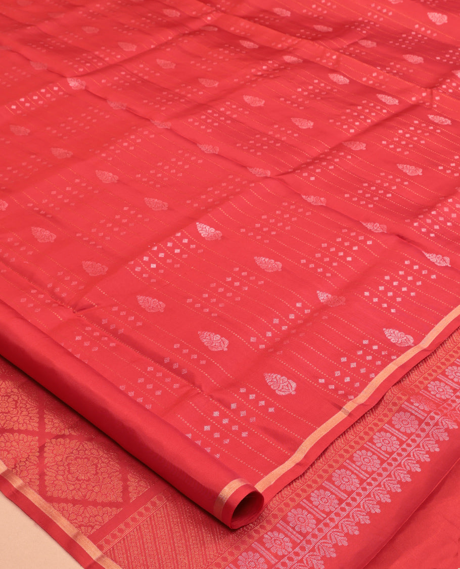 Pink Mayuri Lite Silk Mix Saree, Delicately Woven Zari Buttas, a Piping Border, Grand Pallu, and a Matching Blouse