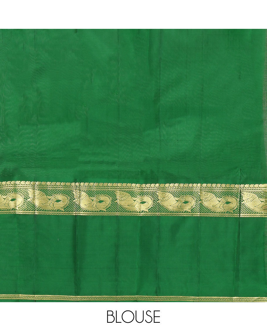 Red Kanchipuram Silk Saree, Woven with Buttas, Complemented by a Contrast Rettai Pettu Meen Motif Border, Pallu of Zari Design, and Contrast Blouse
