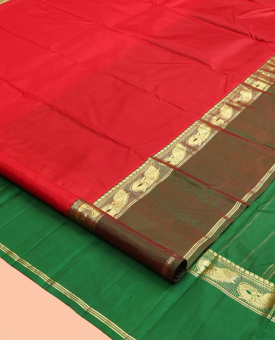 Red Kanchipuram Silk Saree, Woven with Buttas, Complemented by a Contrast Rettai Pettu Meen Motif Border, Pallu of Zari Design, and Contrast Blouse