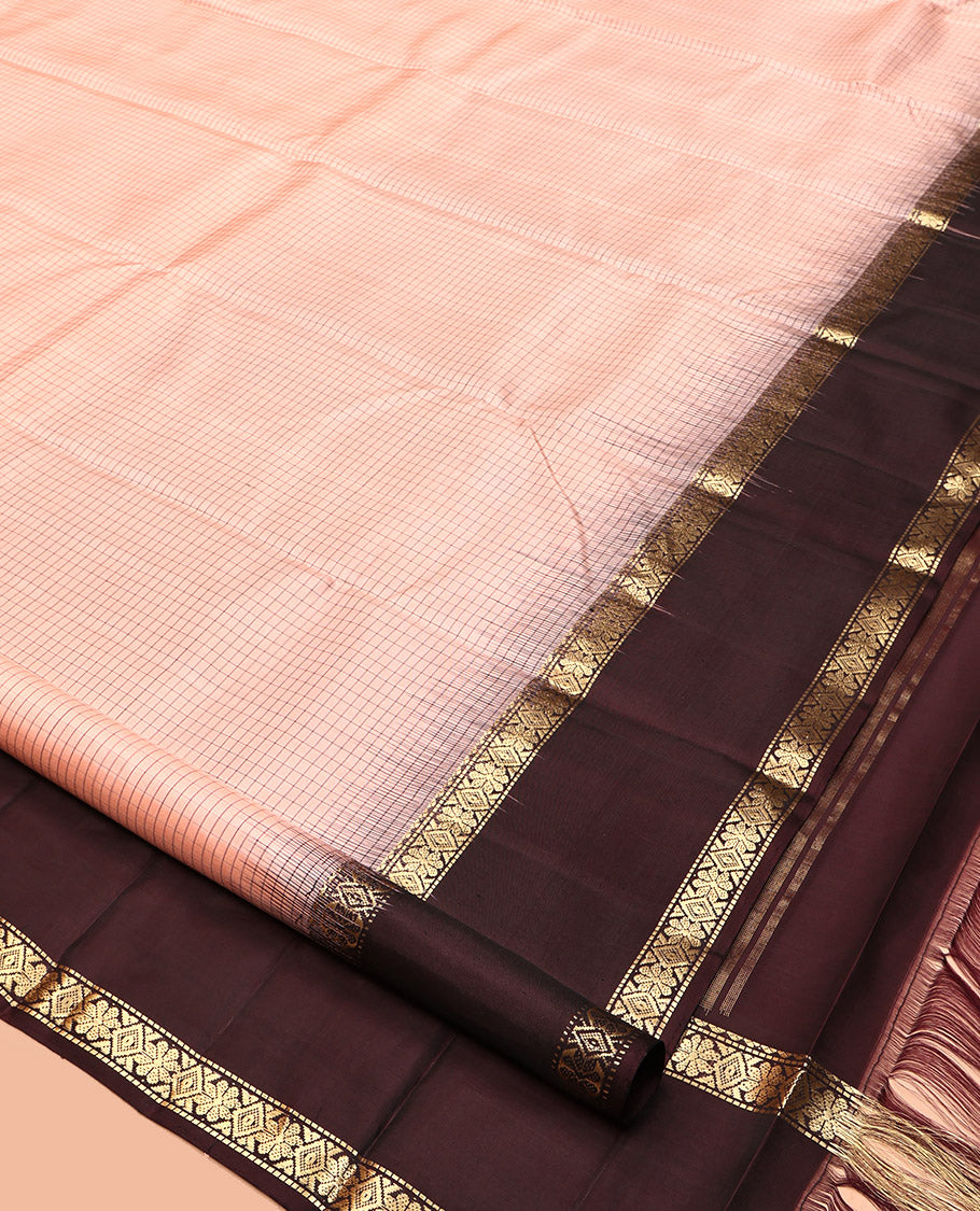 Peach Checked Kanchipuram Silk Saree, Complemented by a Contrast Rettai Pettu Traditional Border, Gleaming Pallu, and a Contrast Blouse