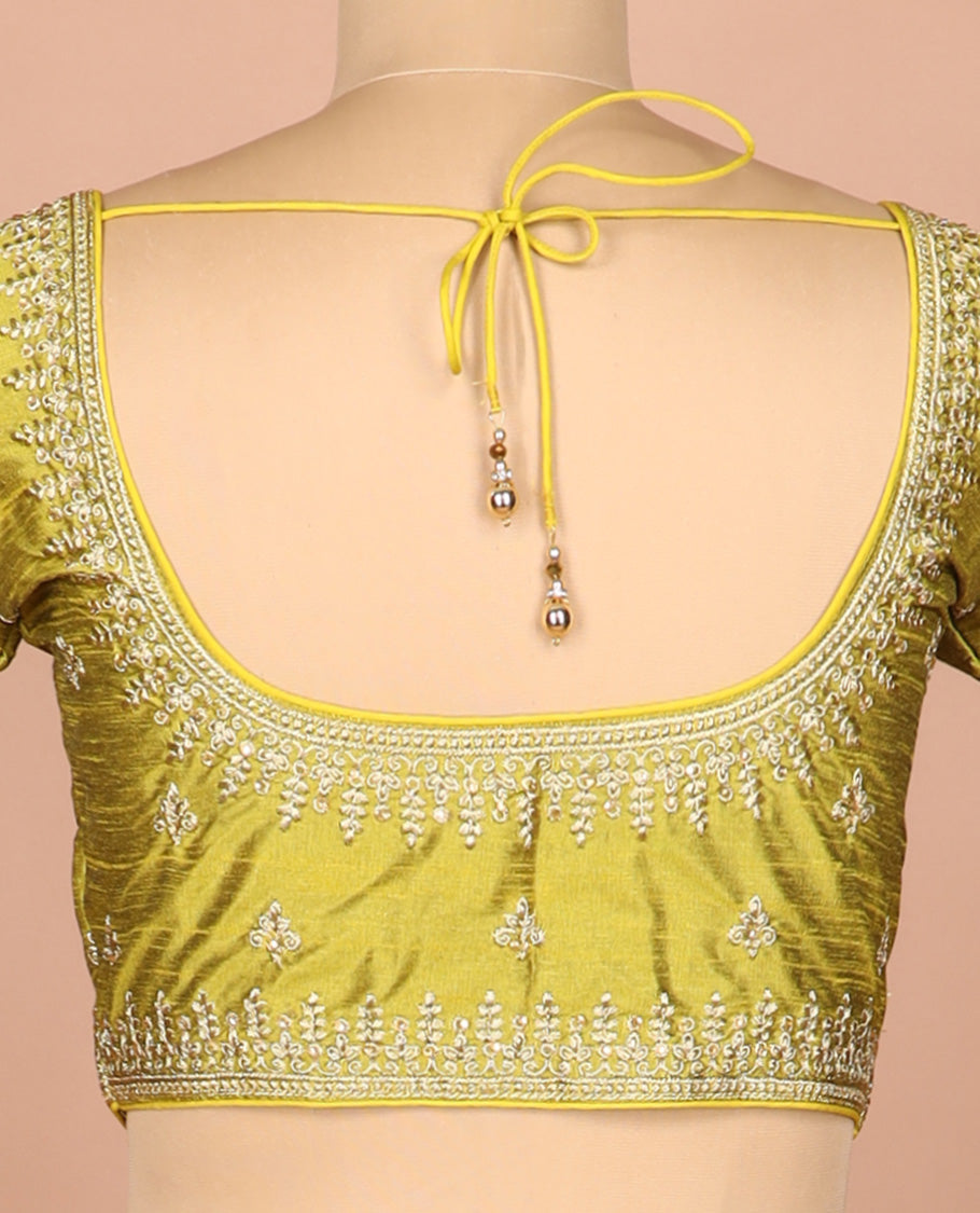 Green thread embroidered front-and-back round elbow-sleeve readymade blouse