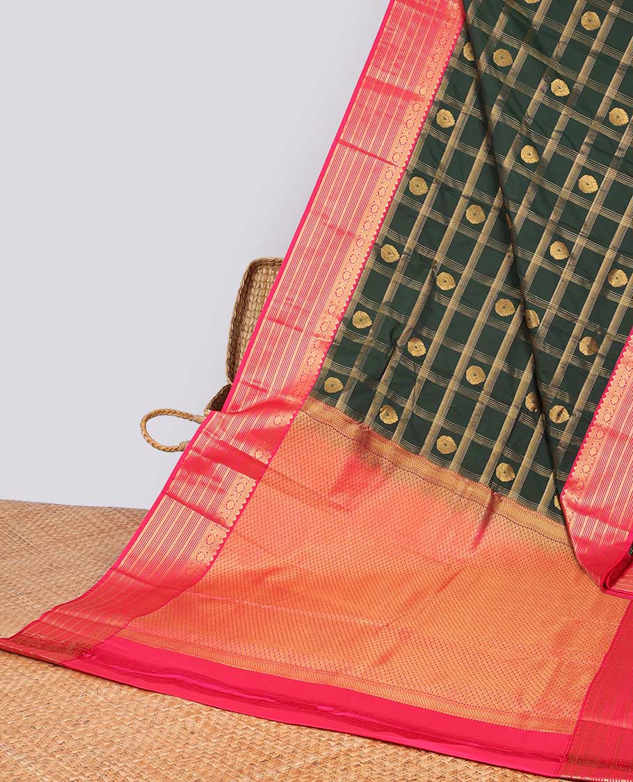 Green leaf motifs enclosed checked design gift saree with contrast intricate zari design border & checked zari design pallu