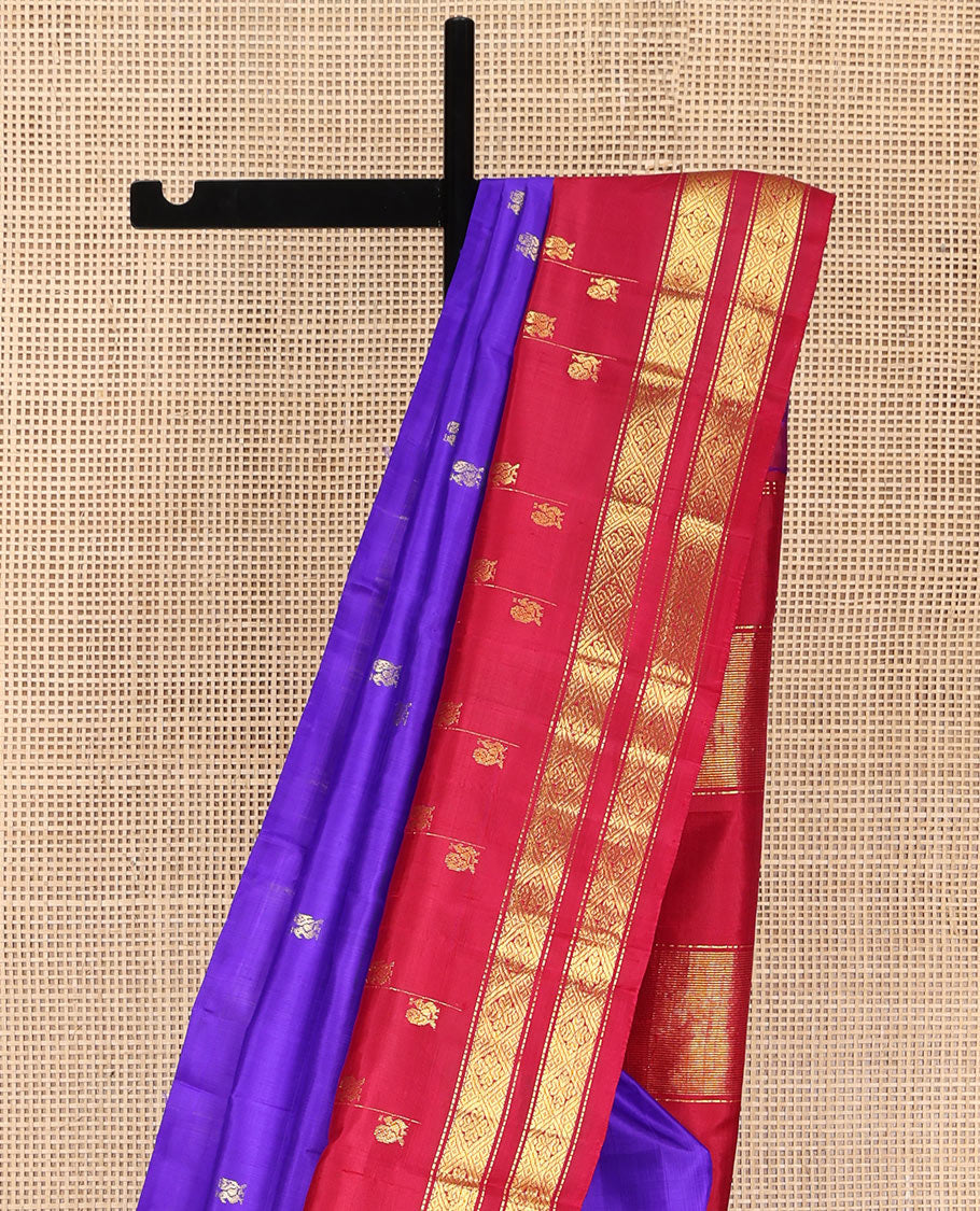 Dark Violet Kanchipuram Silk Saree, Accentuated with Zari Buttas on Its Body, Complemented by a Contrast One-Sided Thazampoo Rekku Rettai Pettu Border of Muthu, and Diamond Designs, Pallu of Zari Designs, and Comes Without a Blouse