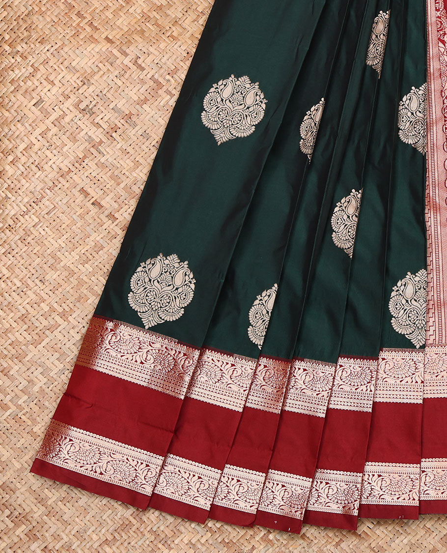 Green Budget Silk Saree, Detailed with Zari Buttas, Complemented by a Contrast Traditional Zari Rettai Pettu Border, Grand Pallu, and a Contrast Blouse