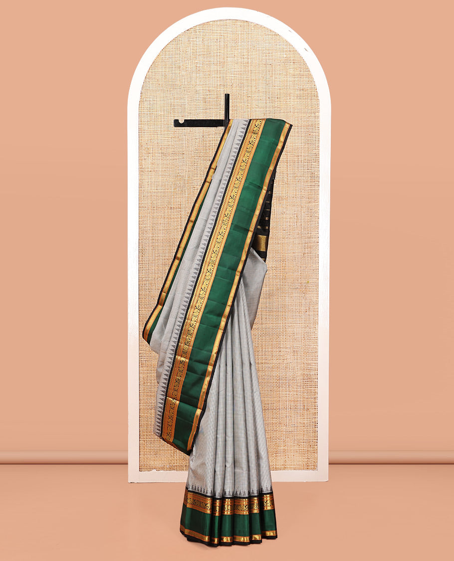 Grey Kasa-Kasa Checked Kanchipuram Silk Saree, Complemented by a Contrast Rettai Pettu Border of Thilakam Mokku, Muthu, Kathir, Mayil, and Yaanai, Zari Design Pallu, and Contrast Blouse