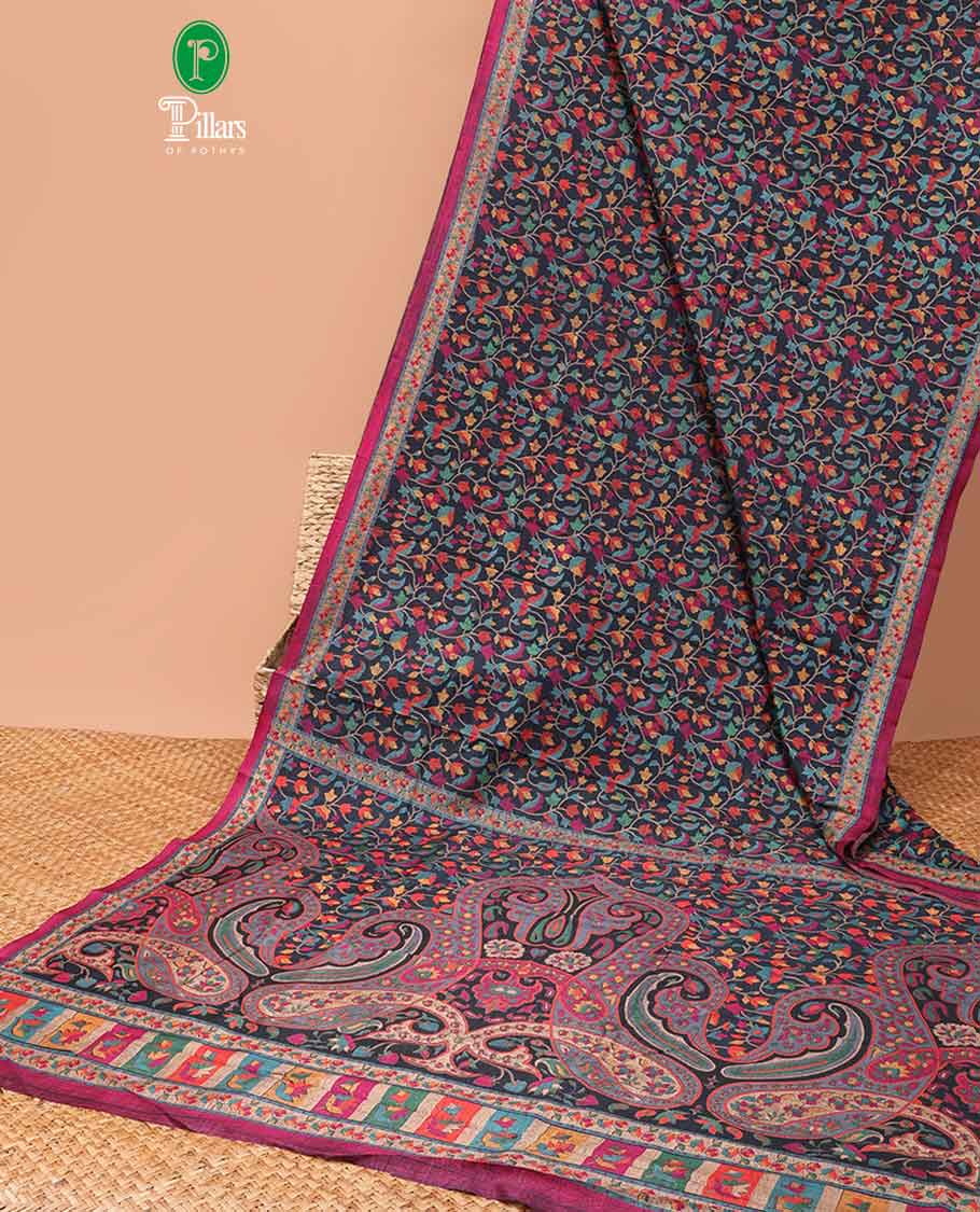 Borderless Peacock Dicharge Print, Madhubani Design Crackle Silk Saree With Carry Design Pallu & Crackle Slub Combination Blouse
