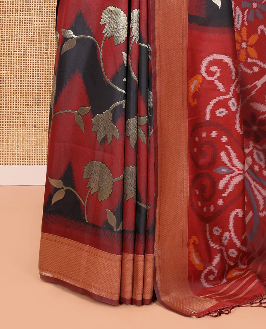 Maroon Mulberry Soft Silk Saree, Dazzled with Zig-Zag Stripes and Floral Jaal Design on Its Body, Highlighted by a Zari-Decked-Up Border, Pallu Features an Ikkat Design Weave, and Paired with a Blouse