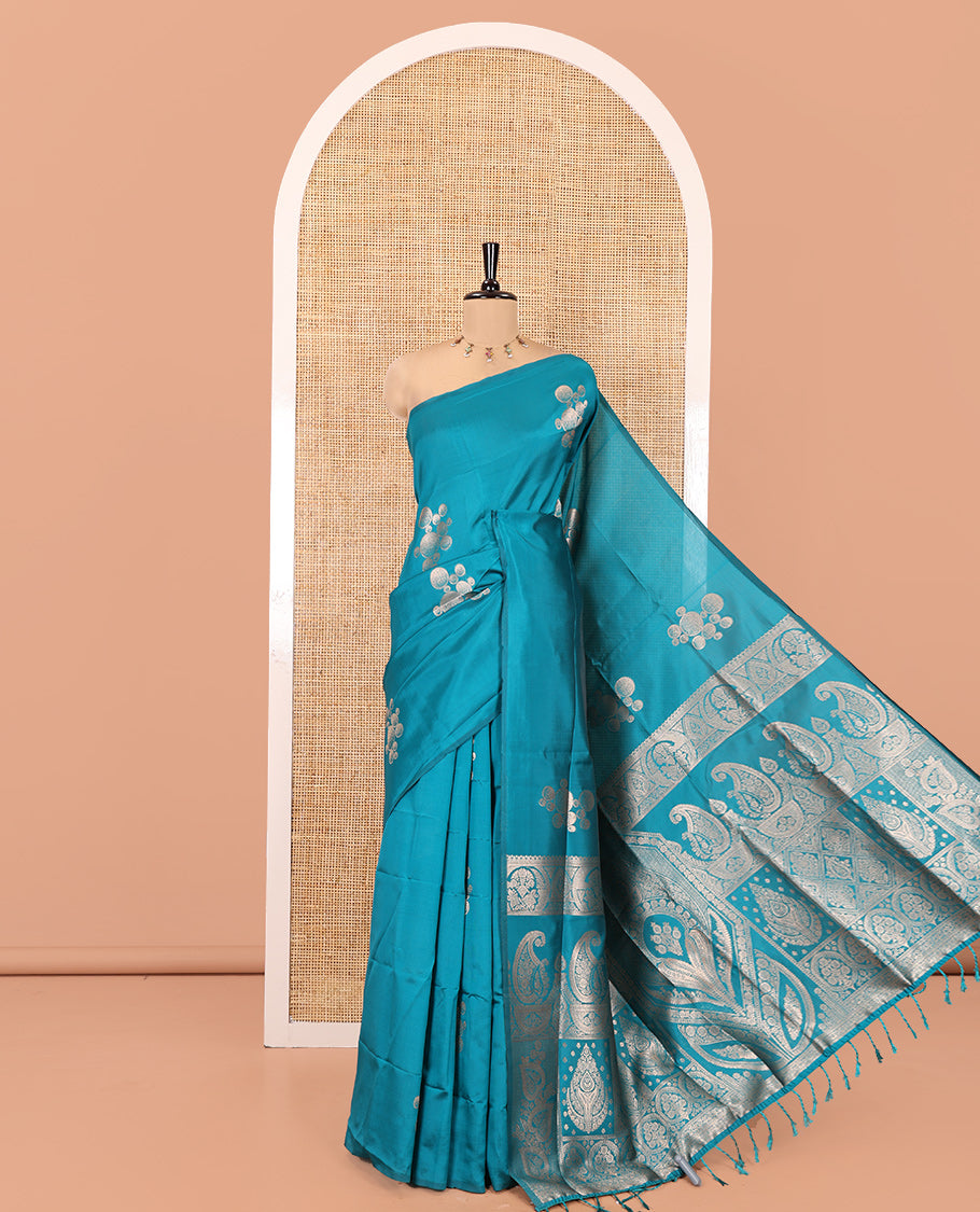 Borderless Rama Green Kanchi Silk Saree, Adorned with Zari Buttas, Mughal-Style Intricately Woven Pallu, and a Matching Blouse