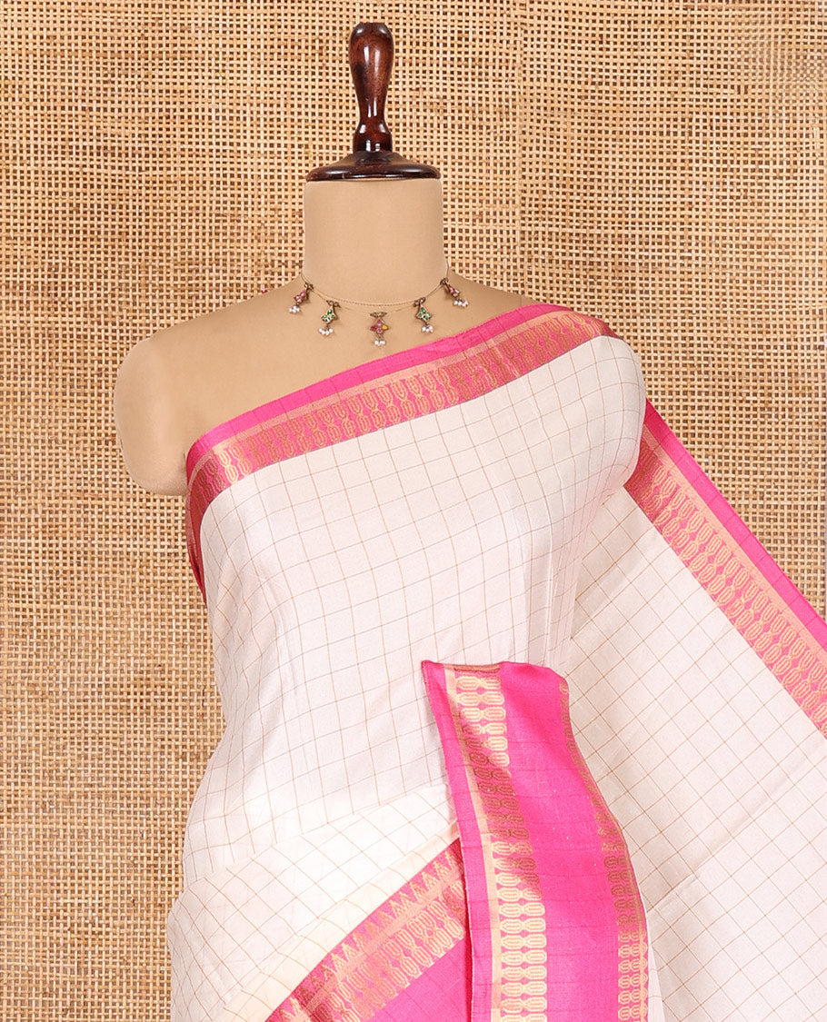 Cream-Rani Pink Checked Art Soft Silk Saree, Complemented by Contrast Traditional Retai Pettu Border, Striped Pallu, and a Contrast Blouse