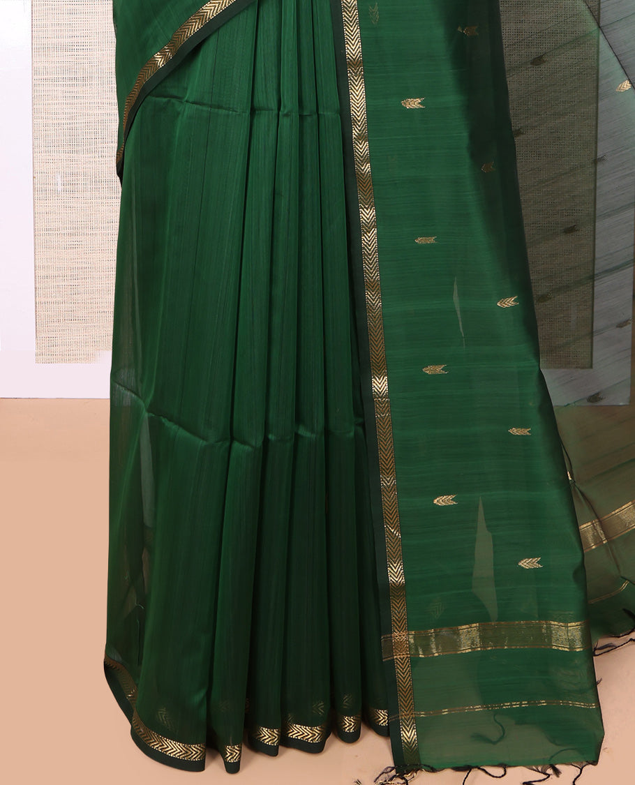 Green Maheshwari Cotton Saree, Adorned with Buttas, Highlighted by a Zari Piping Border, Pallu of Zari Buttas, and Matching Blouse