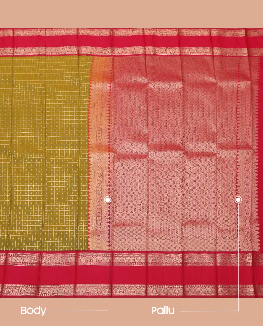 Green Budget Silk Saree, Elevated with Zari Butta Enclosed Checks On Its Body, Complemented by Contrast Traditional Zari Designs Woven Rettai Pettu Border, Grand Jaal Pallu and Paired with a Contrast Blouse