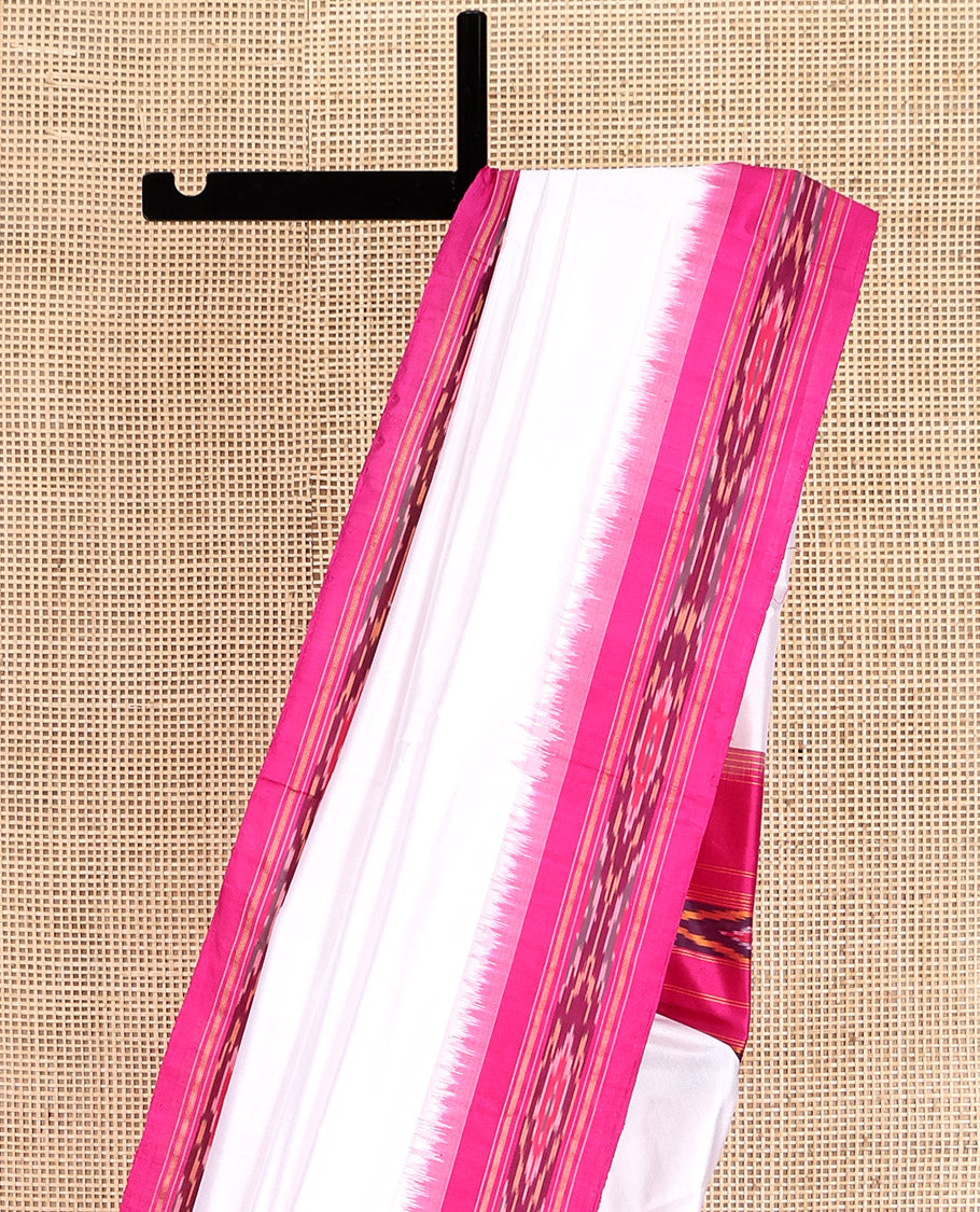 White Plain Pochampally Ikat Silk Saree, Complemented by a Contrast Ikat Textured Border, Ikat Pallu, and No Blouse