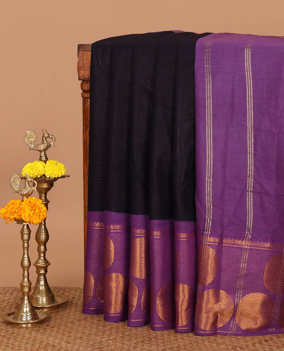 Black full-plain sungudi cotton saree, contrast zari round motif big border, lining seer pallu & plain purple blouse