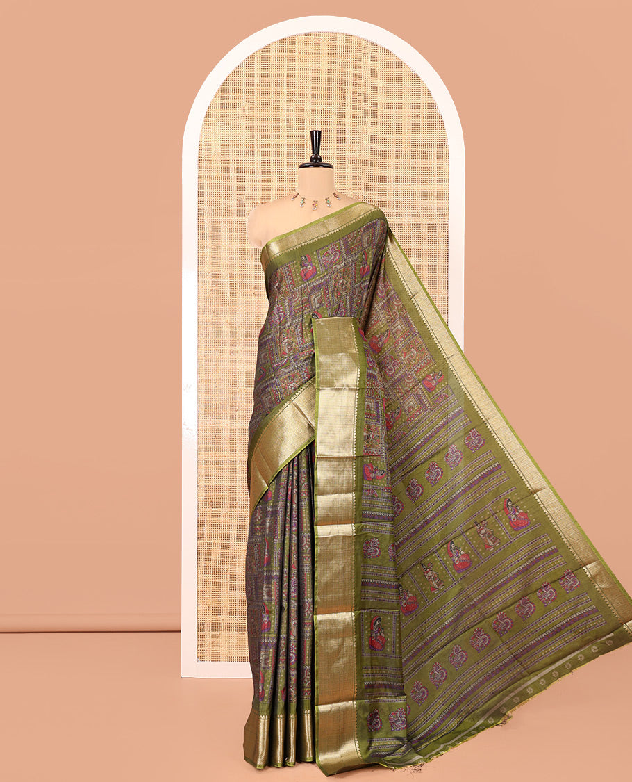 Olive Green Dola Silk Saree, Accentuated with Kalamkari-Style Peacock and Human Motifs Printed on Its Body, Highlighted by a Traditional Zari Design Border, a Self-Printed Pallu, and Paired with a Matching Blouse