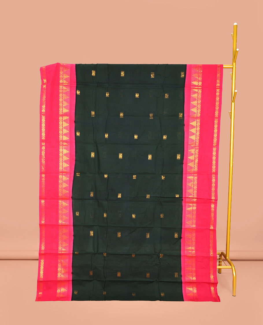 Green Sungudi Cotton Saree, Bedecked with Zari Buttas on Its Body, Complemented by a Contrast Retttai Pettu Traditional Zari Design Border, Zari-Design Pallu, and Paired with a Contrast Blouse