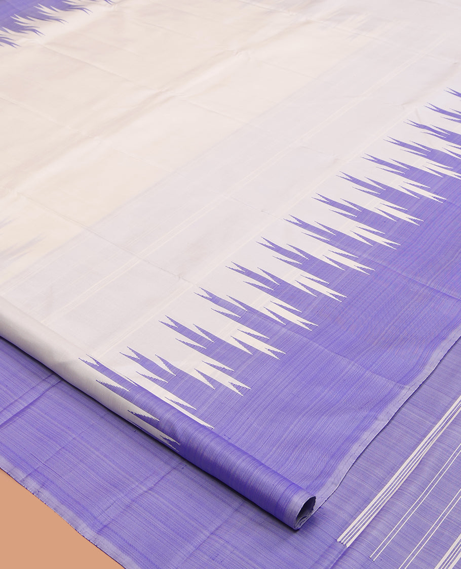 Off-White Plain Kanchipuram Silk Saree, Complemented by Contrast Thazampoo Rekku Border, Thazampoo Rekku Pallu, and a Contrast Blouse