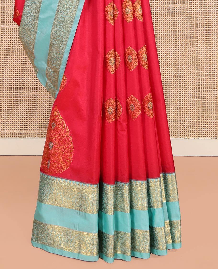 Red Budget Silk Saree, Enthralled with Meena Zari Buttas on Its Body, Complemented by Contrast Traditional Zari Design Rettai Pettu Border, Intricately Designed Pallu, and Paired with a Contrast Blouse