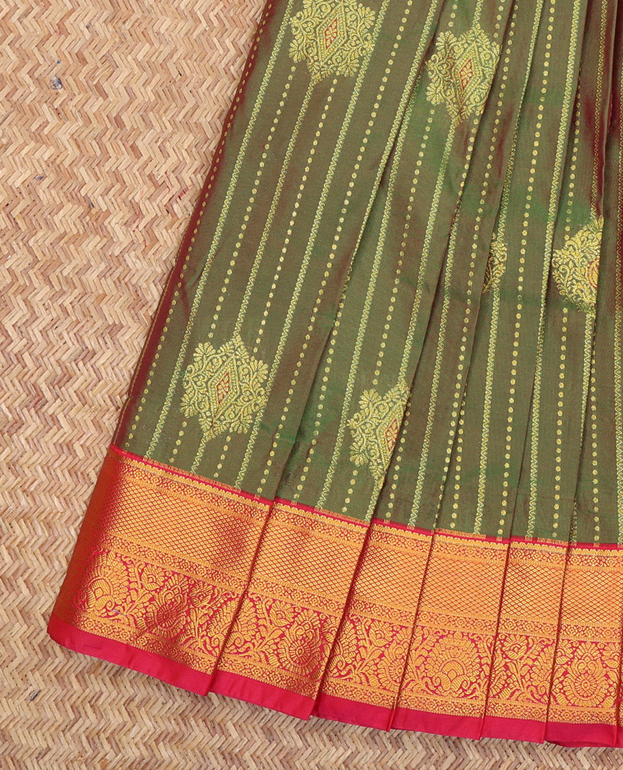 Green Budget Silk Saree, Enriched with Zari Designs, a Contrast Traditional Zari Border, Grand Pallu, and a Contrast Blouse
