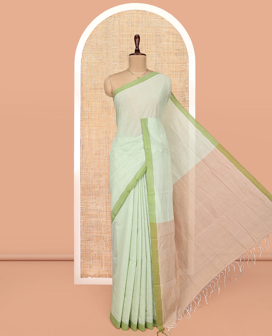 Green Plain Mangalgiri Cotton Saree, Complemented by Contrast Border, Plain Pallu, and Paired with a Contrast Blouse