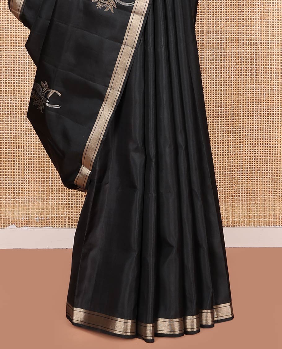 Black Mayuri Soft Silk Saree, Accentuated with Bird Buttas All Over Its Body, Subtle Zari Piping Border, Complemented by Contrast Pallu of Floral-Bird Jaal Designs, and Paired with Contrast Blouse