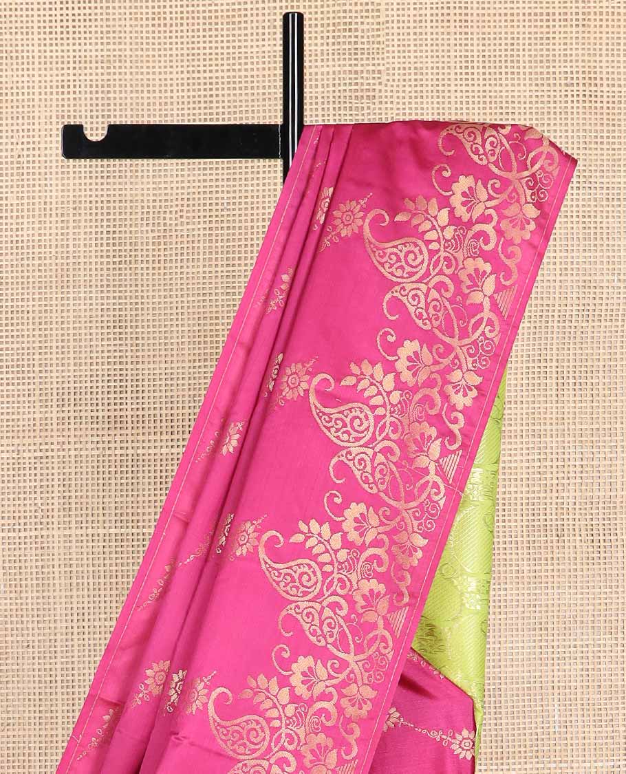 Borderless pink floral design soft silk saree with paisley design pallu