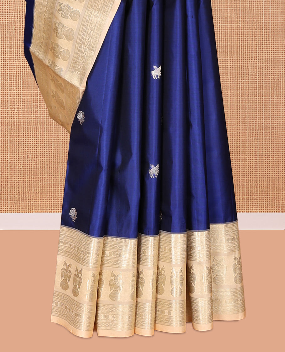 Blue Vasundhara Silk Saree, Woven with Zari Buttas, Contrast Border of Thilakam Mokku, Muthu, Neli, Poun, and Iruthalai Pakshi Designs, Grand Pallu, and Contrast Blouse