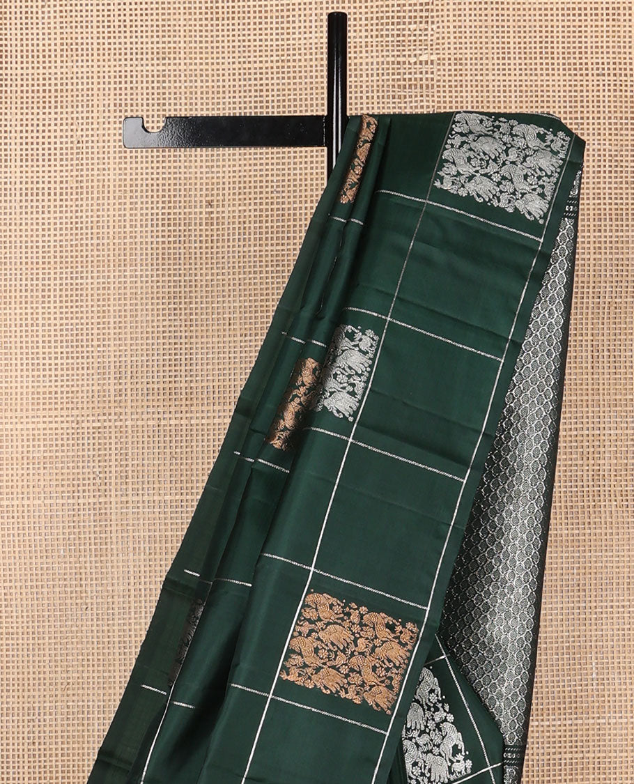 Borderless green checked & Vanasingaram buttas Kanchipuram silk saree, self-pallu of intricate designs