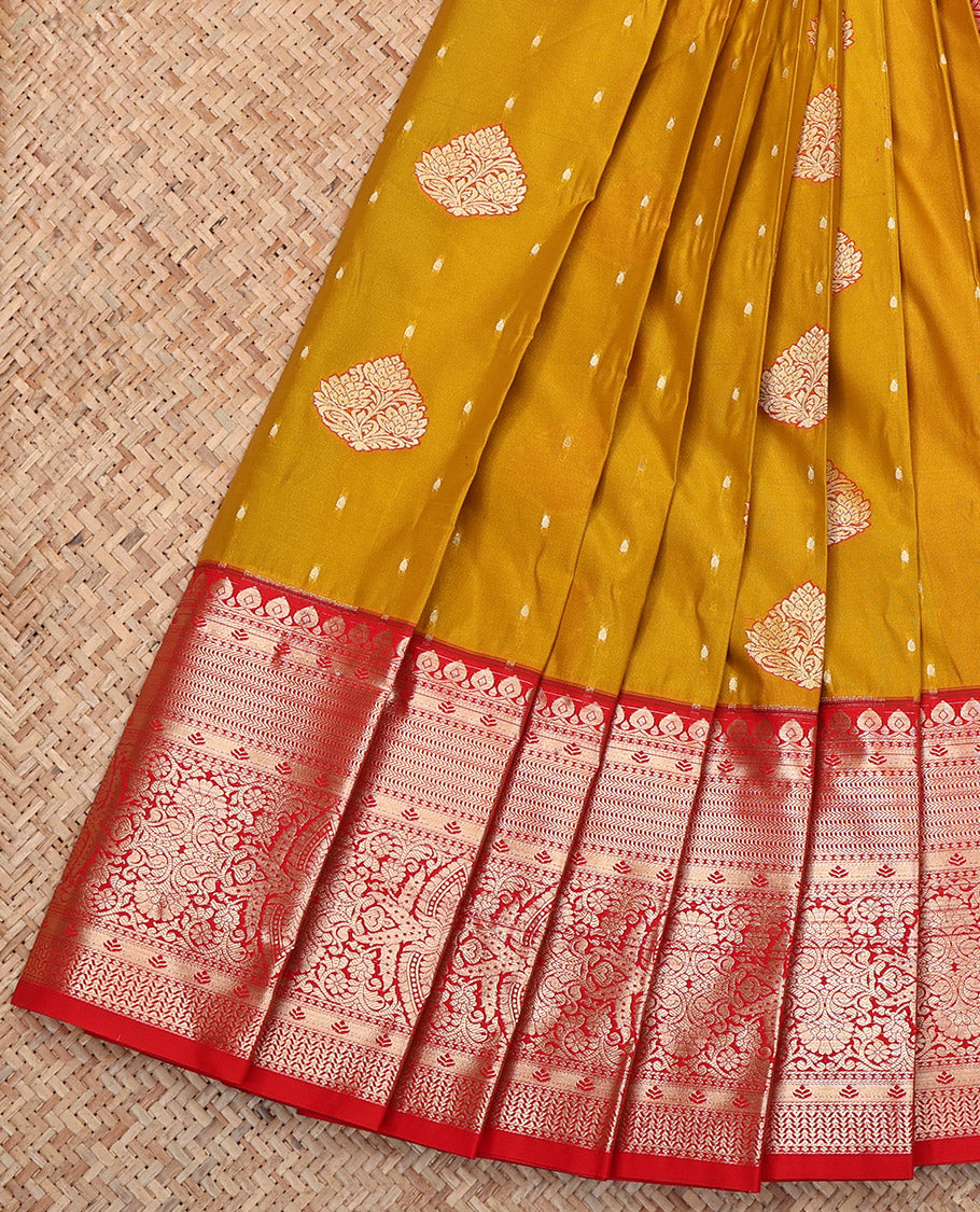 Orange Budget Silk Saree, Accentuated with Zari Buttas, Complemented by Contrast Traditional Zari Border, Grand Pallu, and a Contrast Blouse