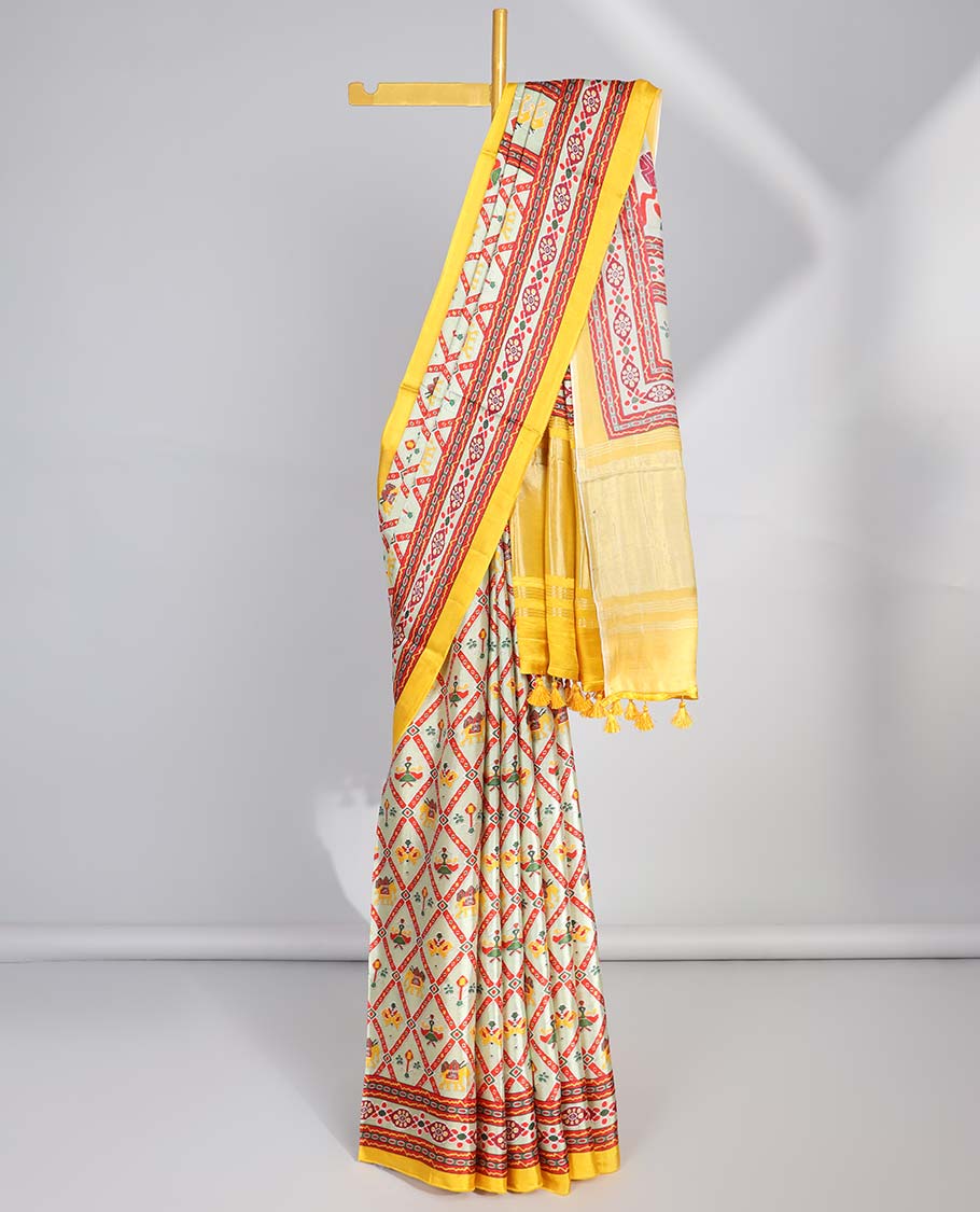 Cream argyle design semi-banaras printed saree with contrast floral border & floral design pallu