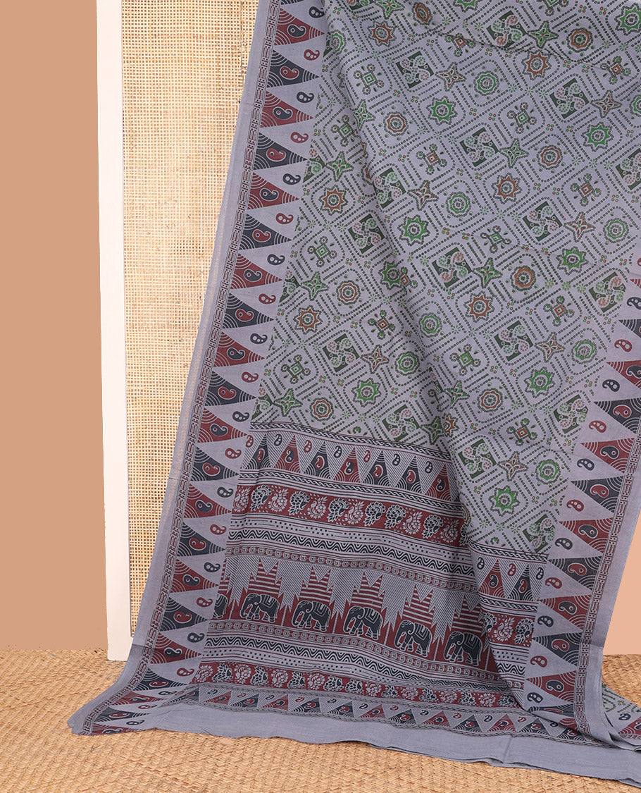 Grey Sungudi Cotton Saree Prettified with Bandhani-Style Geometric Prints, Adorned with Temple Border, and Geometric Printed Pallu