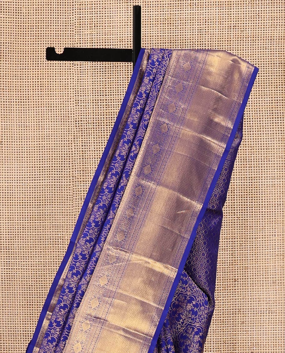 Blue Kanchipuram Wedding Silk Saree, Mesmerized with Jacquard Design On Its Body, Highlighted by Traditional Zari Designs Woven Border, Grand Pallu and Paired with a Matching Blouse