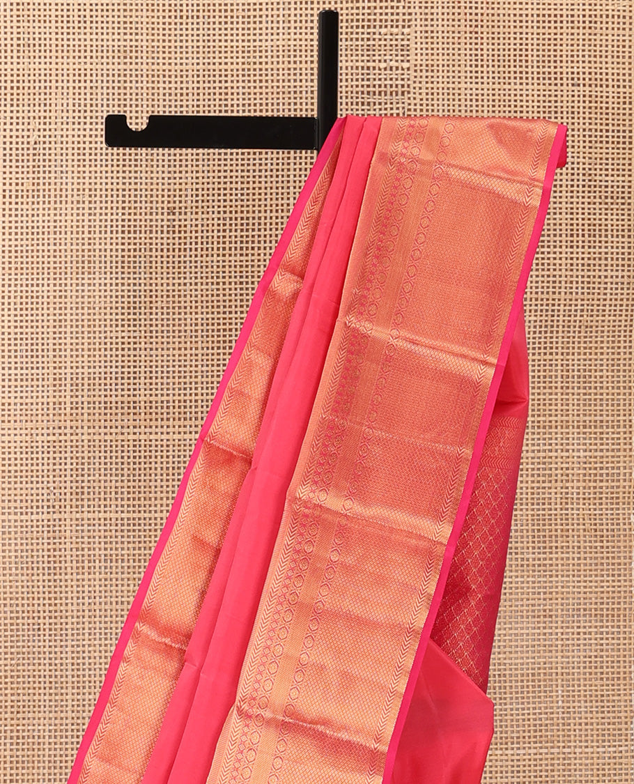 Pink plain Kanchipuram silk saree, thazampoo rekku border of rekku, kathir, diamond, poun, and mayil kann and jaal pallu