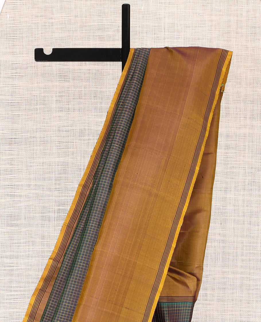 Green Muthu Kattam Kanchipuram Silk Saree, Complemented by Contrast Bodi Border, Striped Pallu, and a Contrast Blouse