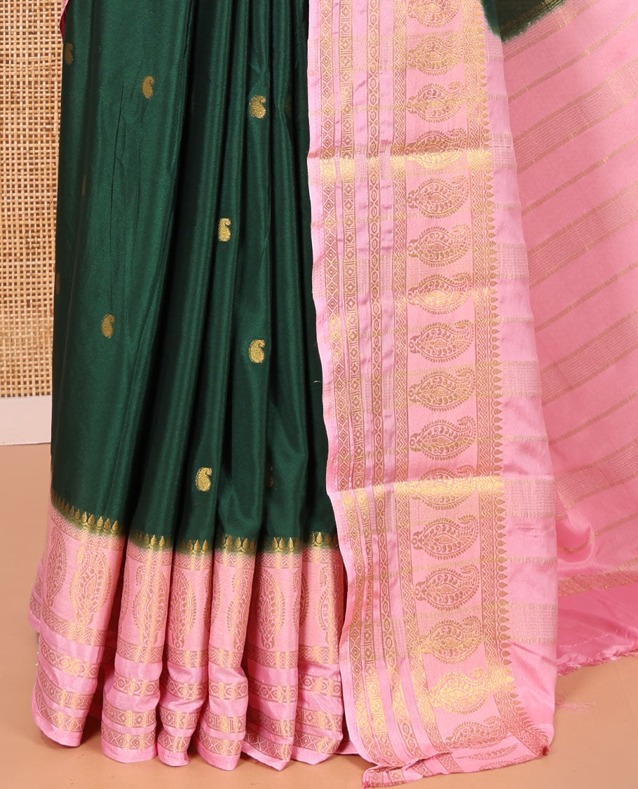 Green Art Mysore Silk Saree, Gleamed Up with Paisley Buttas All Over Its Body, Complemented by a Contrast Traditional Zari Border of Paisleys, Subtly Striped Pallu, and Paired with a Contrast Blouse