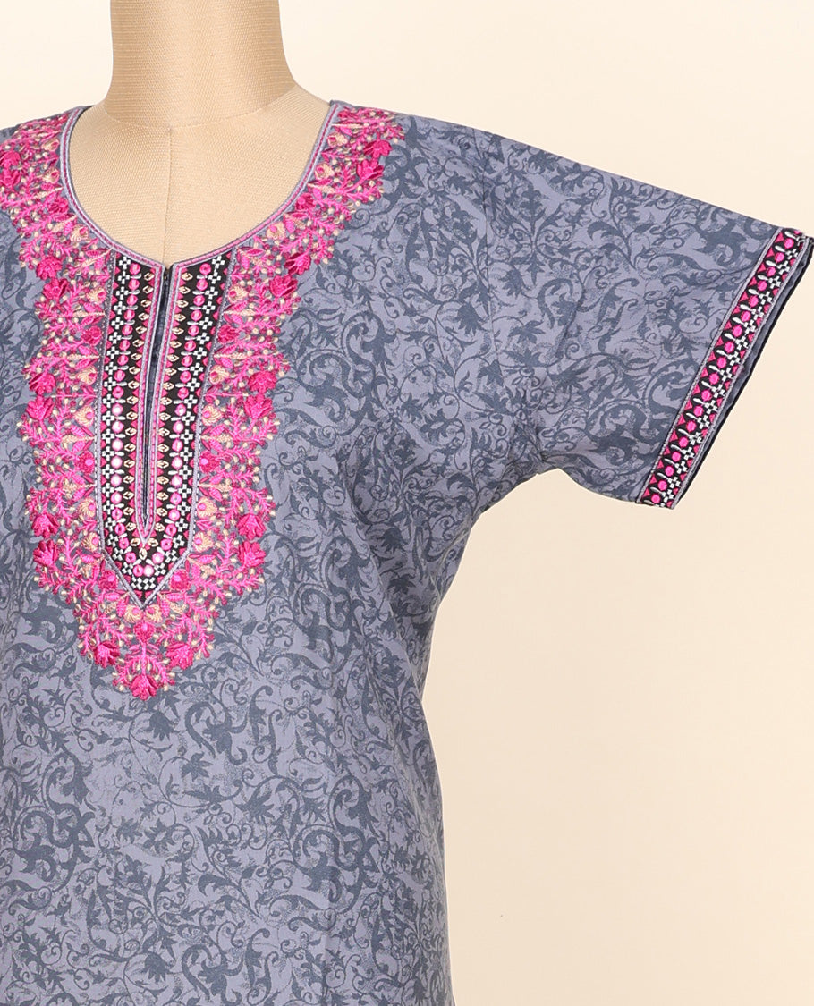 Grey vine design printed & neck thread embroidered leaf-neck cotton half-sleeve nighty
