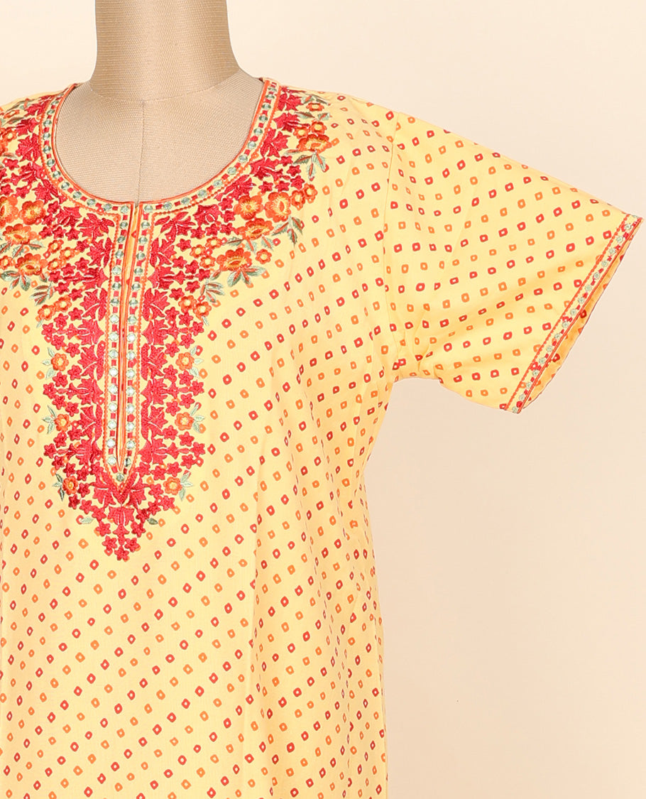 Yellow bandhani dot printed & thread embroidery round neck cotton half-sleeve nighty