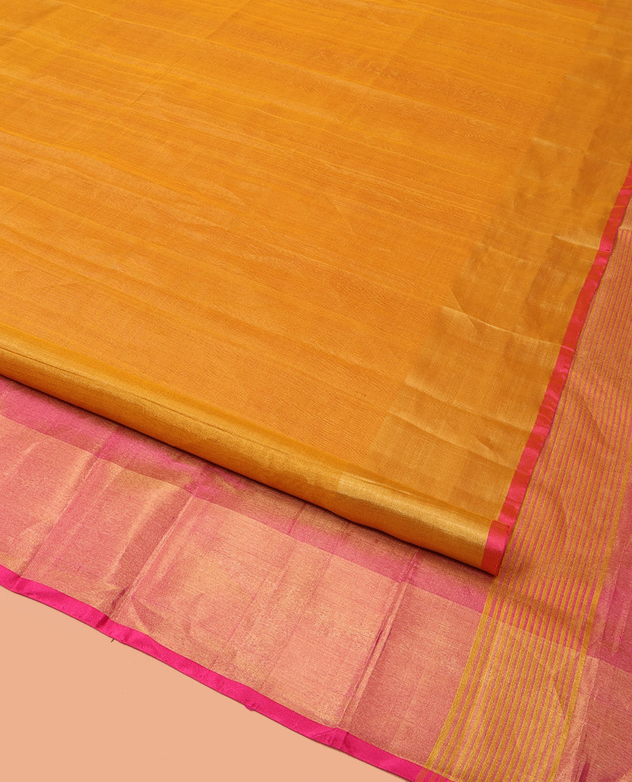 Mustrad Plain Uppada Silk Saree, Complemented by Bavanji Border, Captivating Contrast Pallu of Gleaming Zari Weave, and Paired with a Contrast Blouse