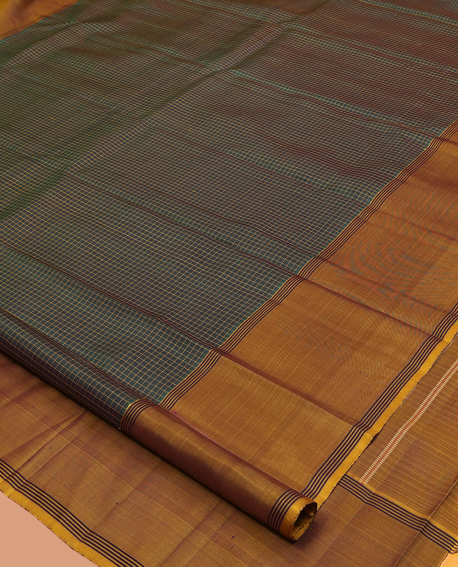 Green Muthu Kattam Kanchipuram Silk Saree, Complemented by Contrast Bodi Border, Striped Pallu, and a Contrast Blouse