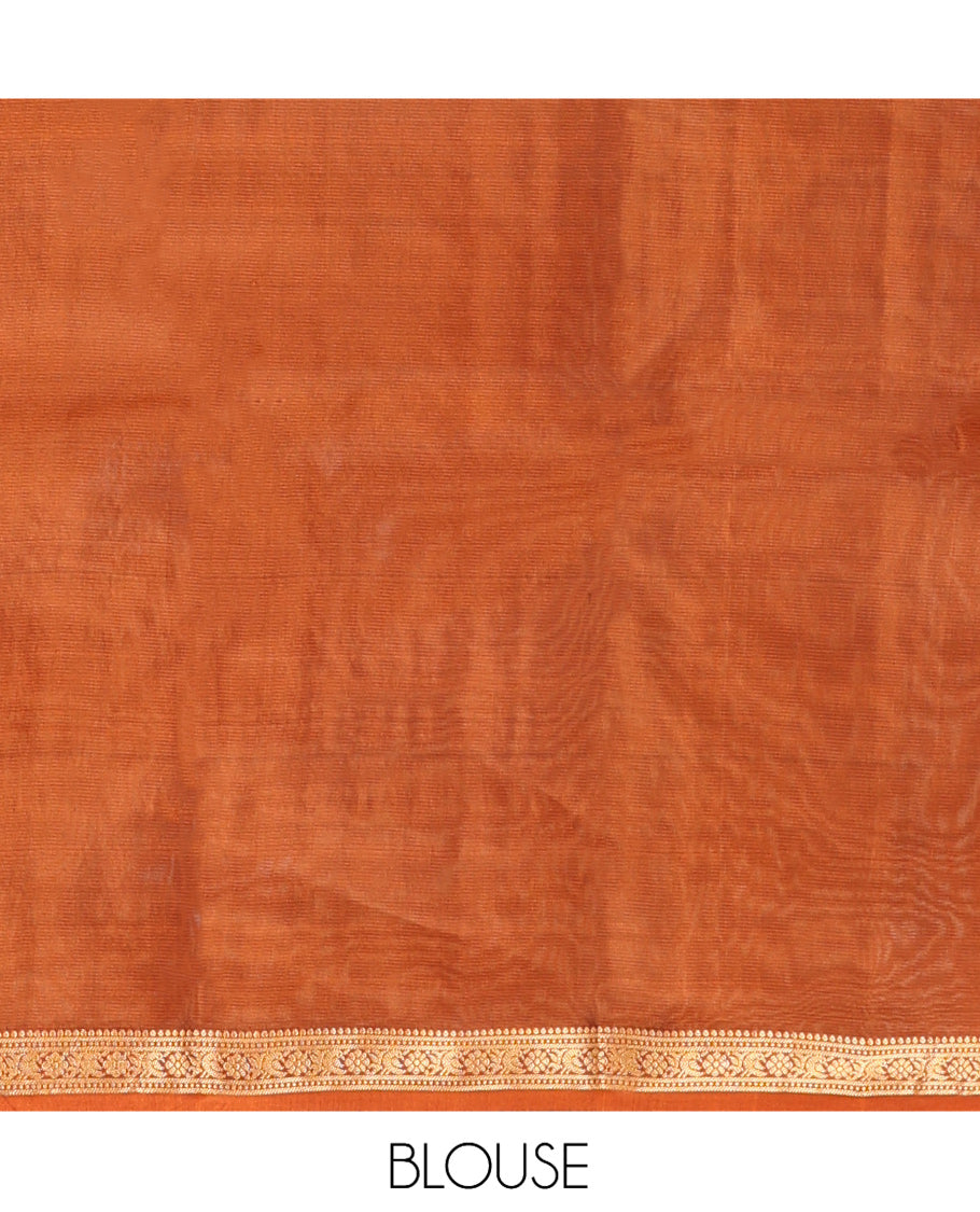 Green Vasundhara Lite Silk Mix Saree, Adorned with Zari Buttas, a Contrast Border of Kamalam and Mayil Designs, Grand Jaal Pallu, and a Contrast Blouse
