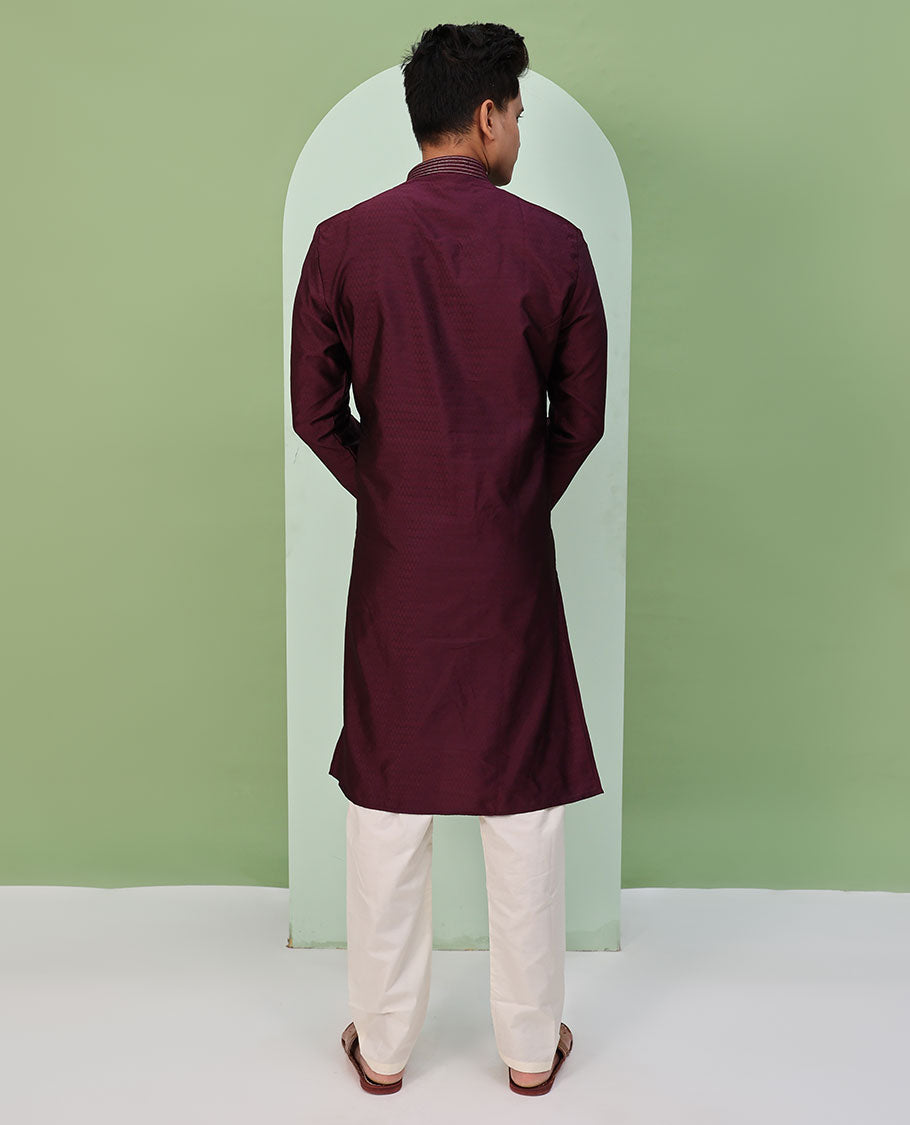 Maroon embossed design full-sleeved kurta