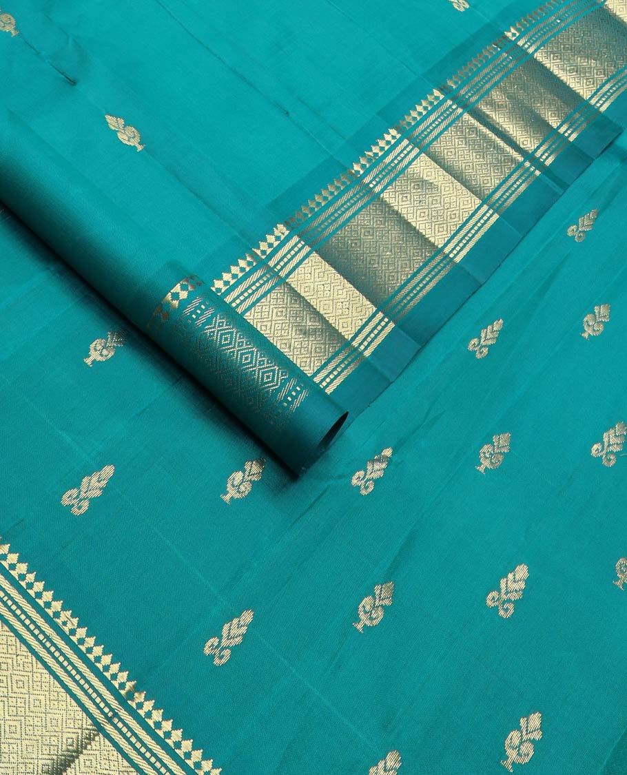 Green zari buttas kanchipuram silk saree, one-sided zari border of panner sombu,banaras,muthu & jaal & zari design pallu