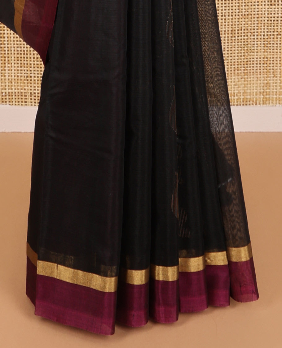 Black motifs silk cotton saree with contrast zari border & geometric design pallu